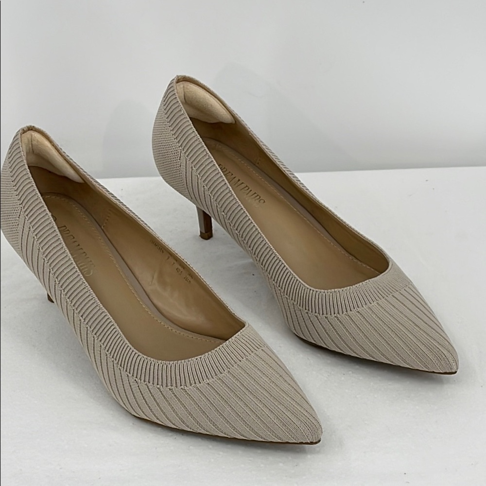 DREAM PAIRS SIZE 9 Elegant Beige Women's Heels